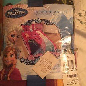 Frozen Twin comforter, plush balnket hooded towel